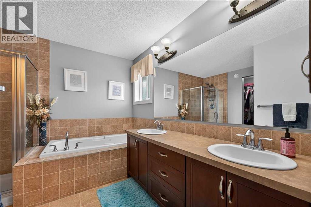 Single Family House for Sale in  Evansview Manor NW Evanston Calgary 