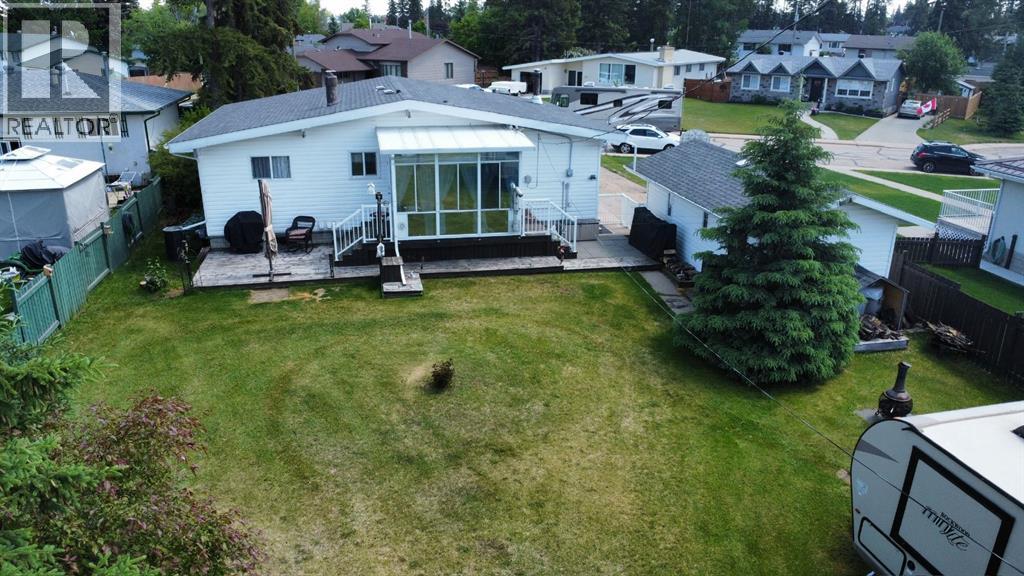 14 Virginia Avenue - Photo 3 of 30, Whitecourt, Alberta