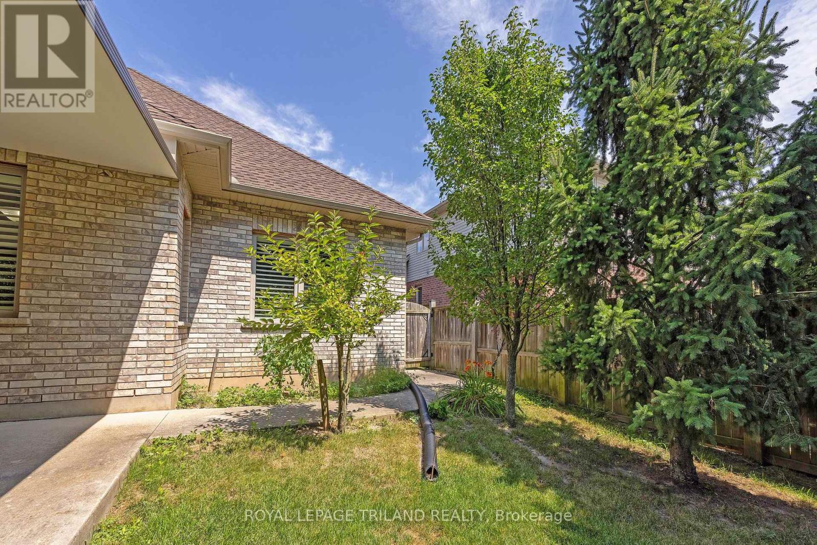 2285 LILAC AVENUE — photo 36