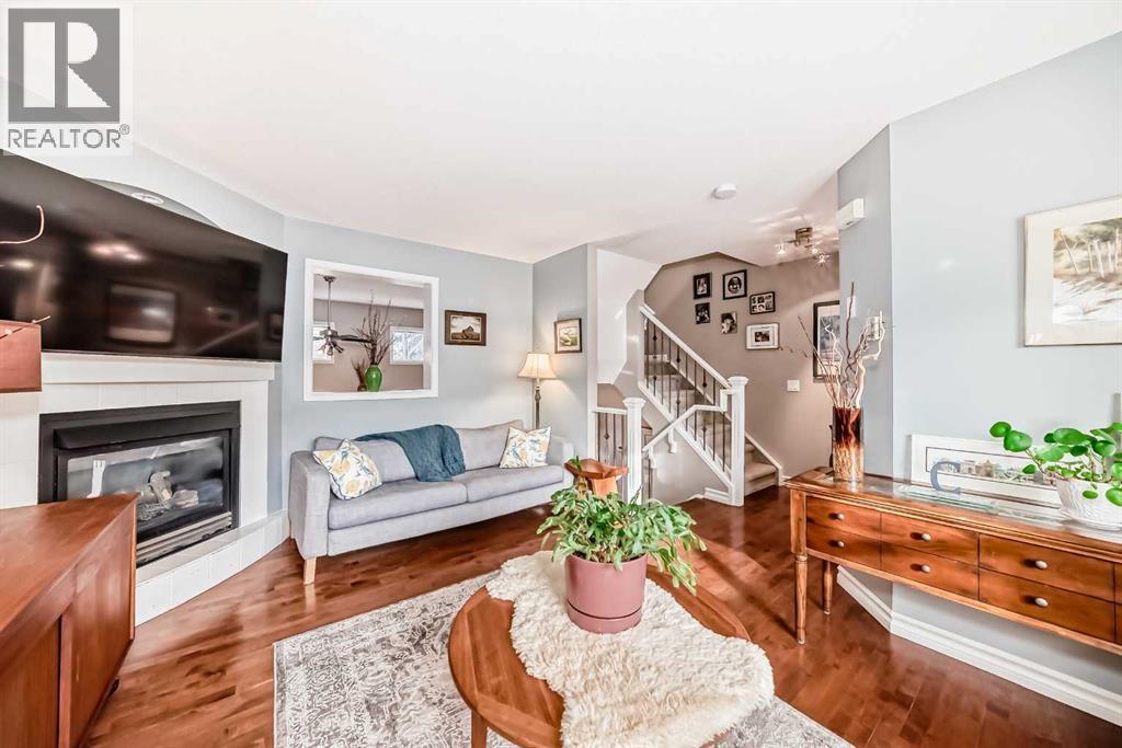 Single Family House 4 Level for Sale in  Inglewood Grove SE Inglewood Calgary 