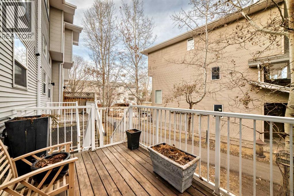 Single Family House 4 Level for Sale in  Inglewood Grove SE Inglewood Calgary 