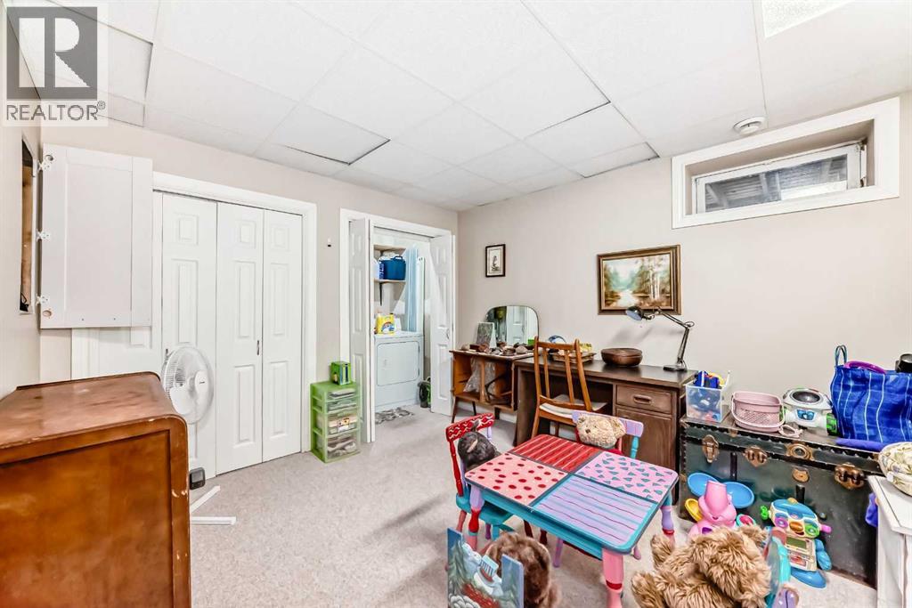 Single Family House 4 Level for Sale in  Inglewood Grove SE Inglewood Calgary 