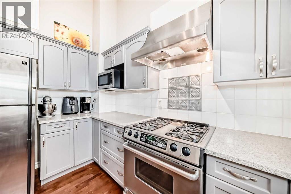 Single Family House 4 Level for Sale in  Inglewood Grove SE Inglewood Calgary 