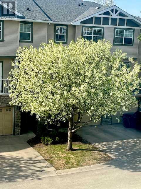 Single Family House 4 Level for Sale in  Inglewood Grove SE Inglewood Calgary 