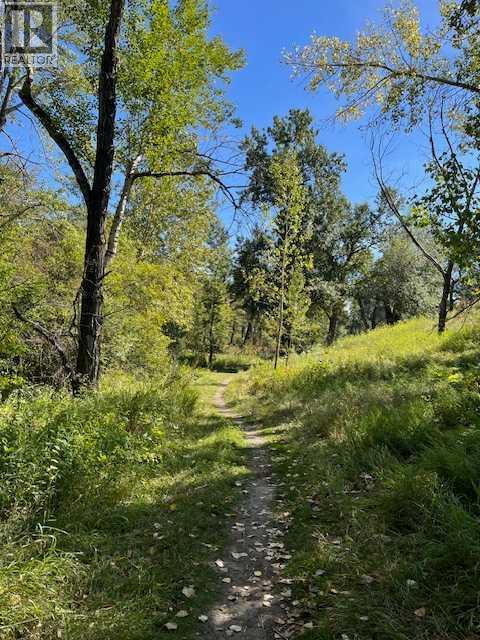 Single Family House 4 Level for Sale in  Inglewood Grove SE Inglewood Calgary 