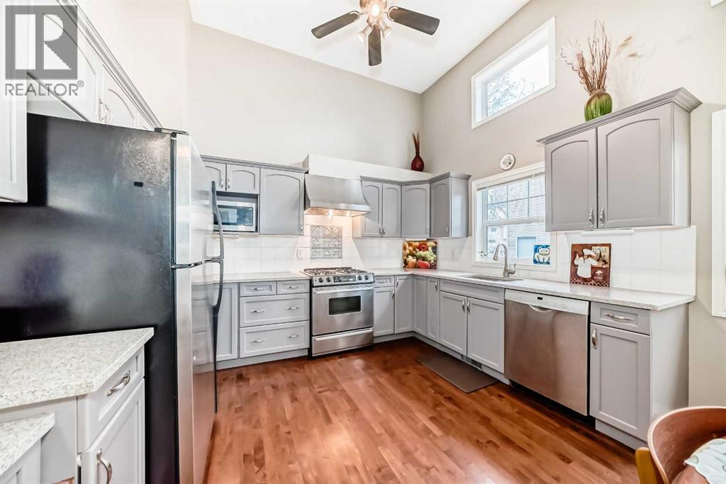 Single Family House 4 Level for Sale in  Inglewood Grove SE Inglewood Calgary 