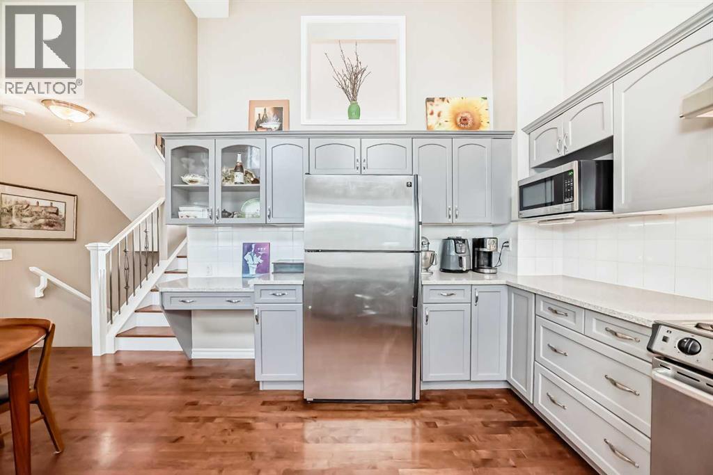 Single Family House 4 Level for Sale in  Inglewood Grove SE Inglewood Calgary 