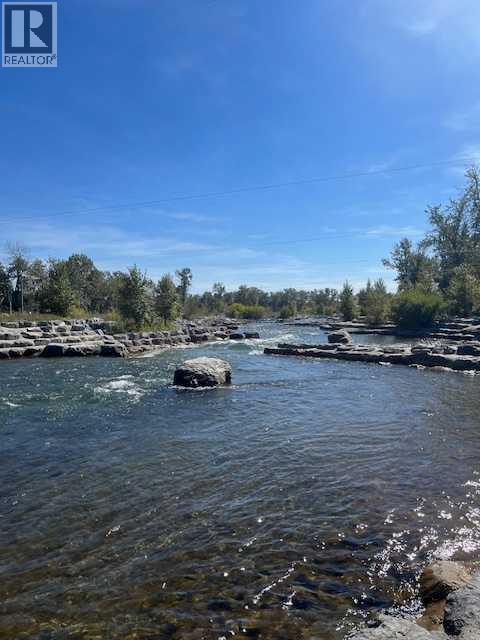 Single Family House 4 Level for Sale in  Inglewood Grove SE Inglewood Calgary 