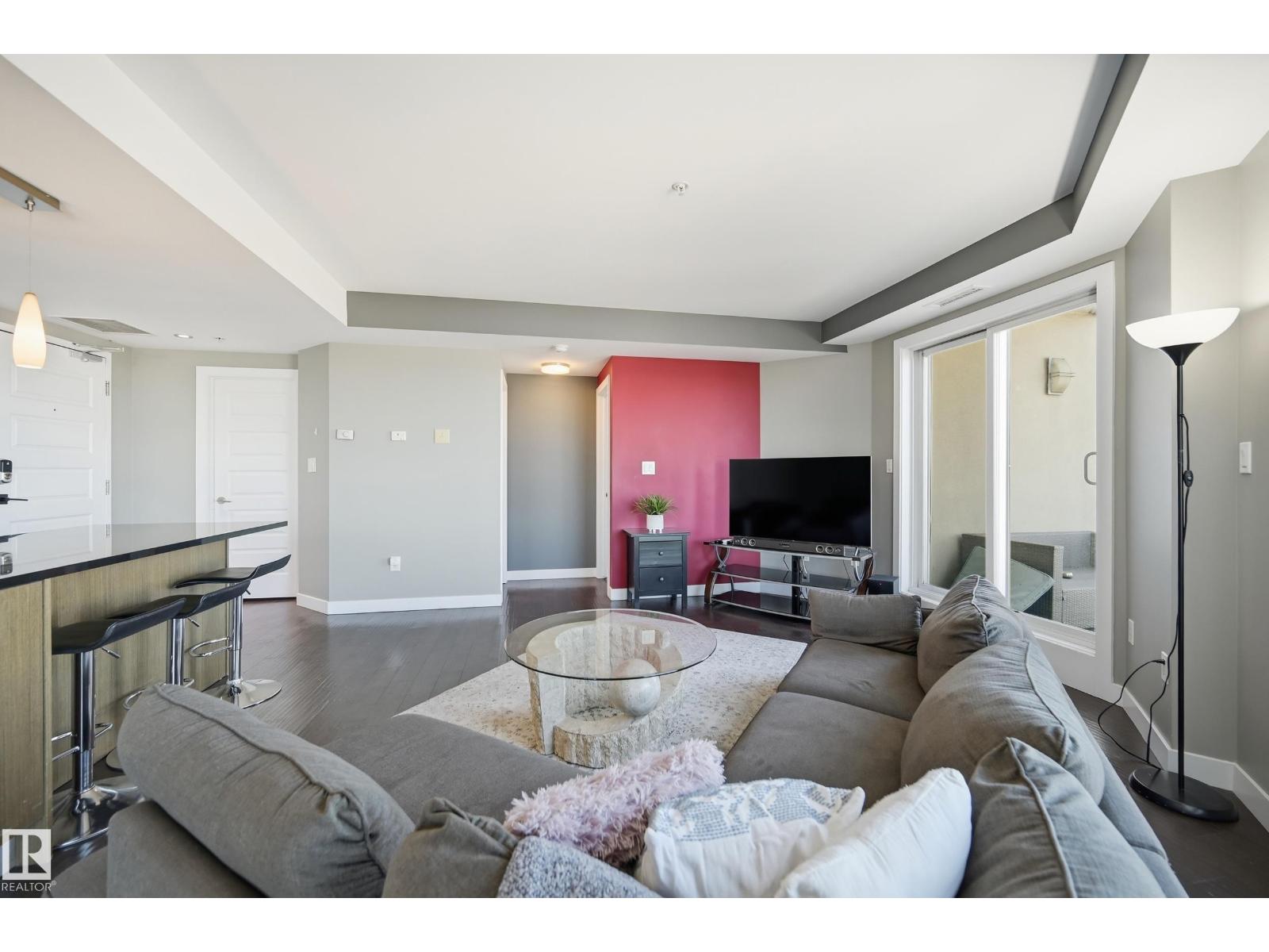 #2003 10388 105 ST NW - 12