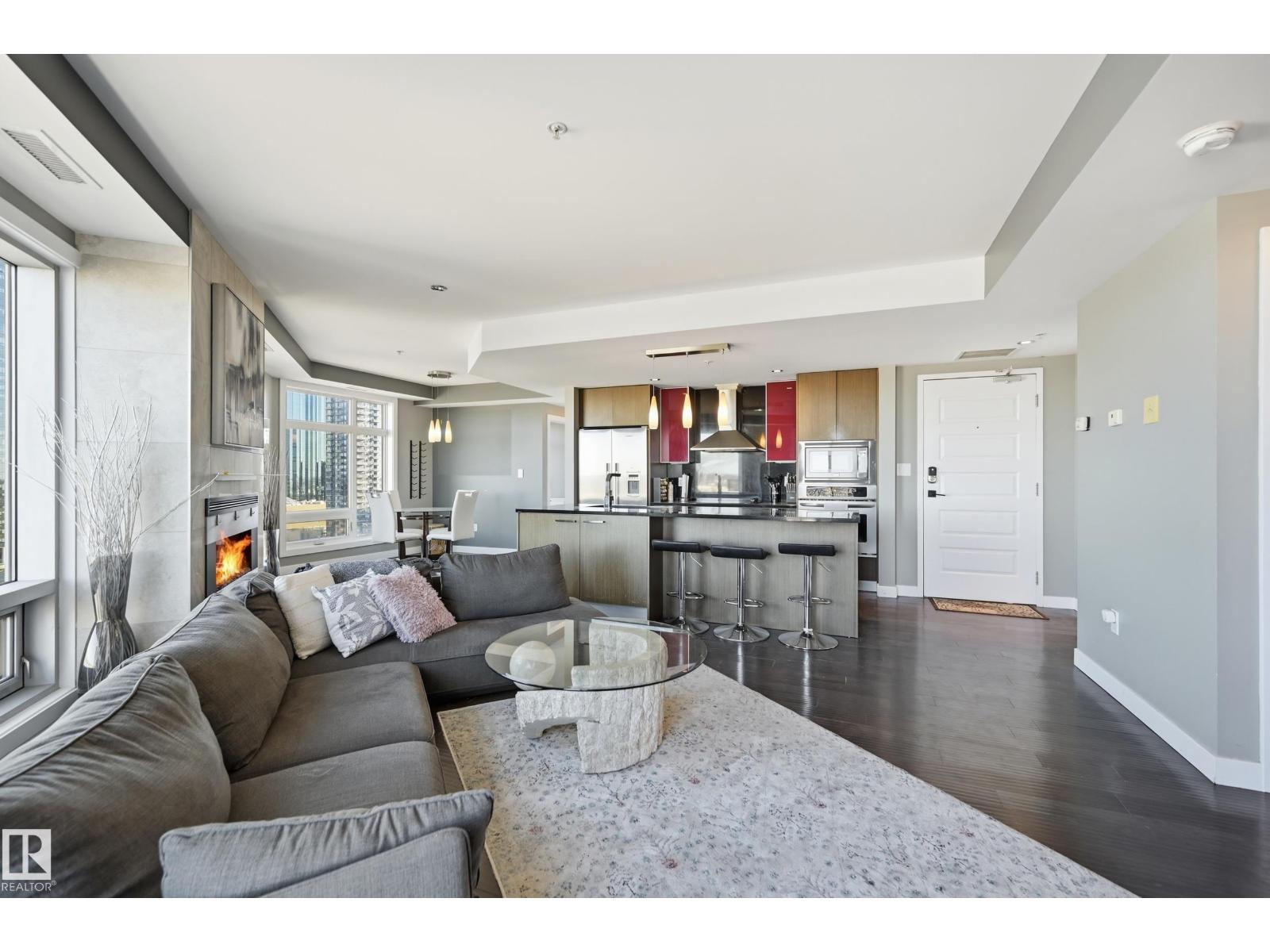 #2003 10388 105 ST NW - 13