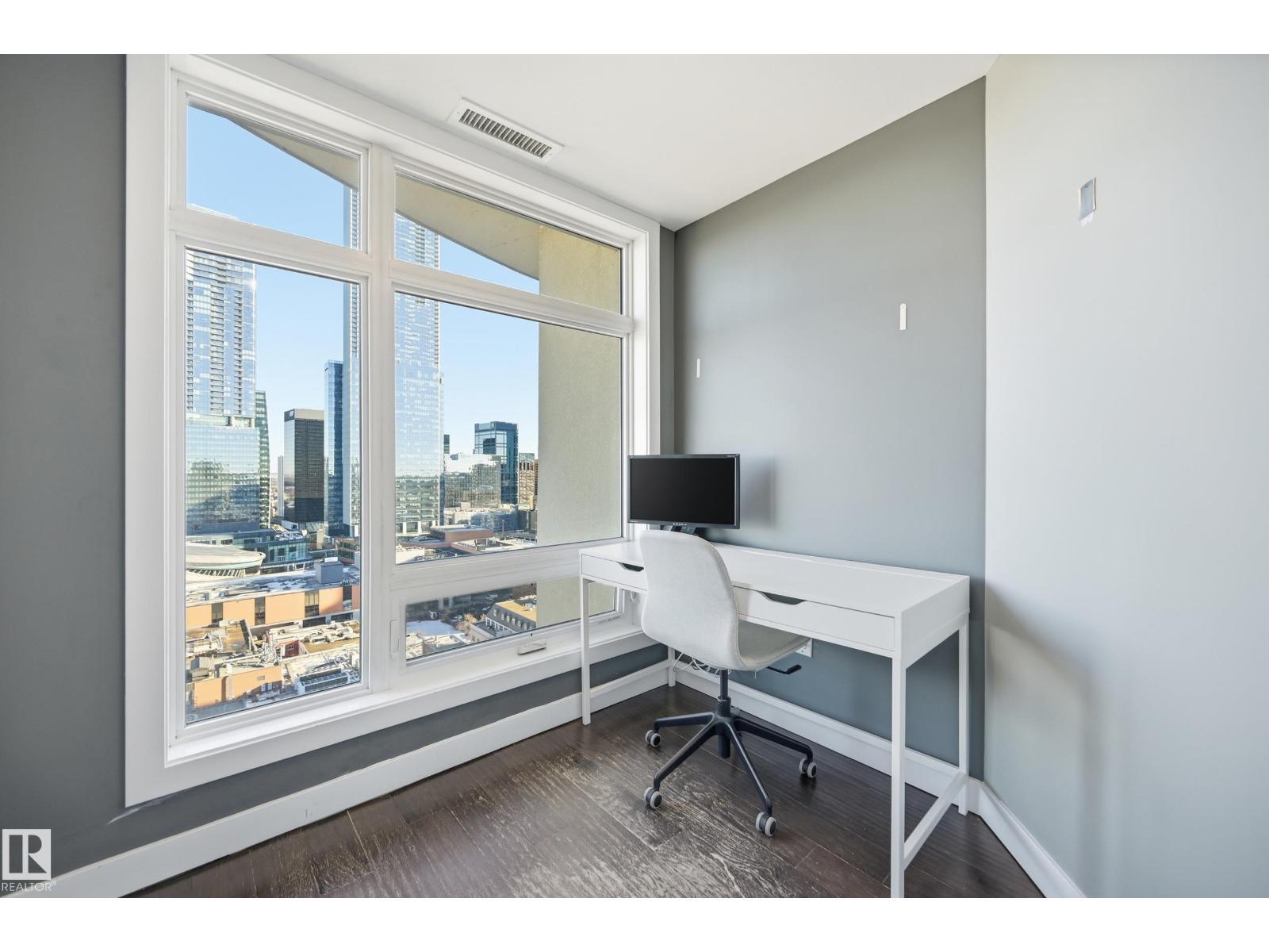 #2003 10388 105 ST NW - 15