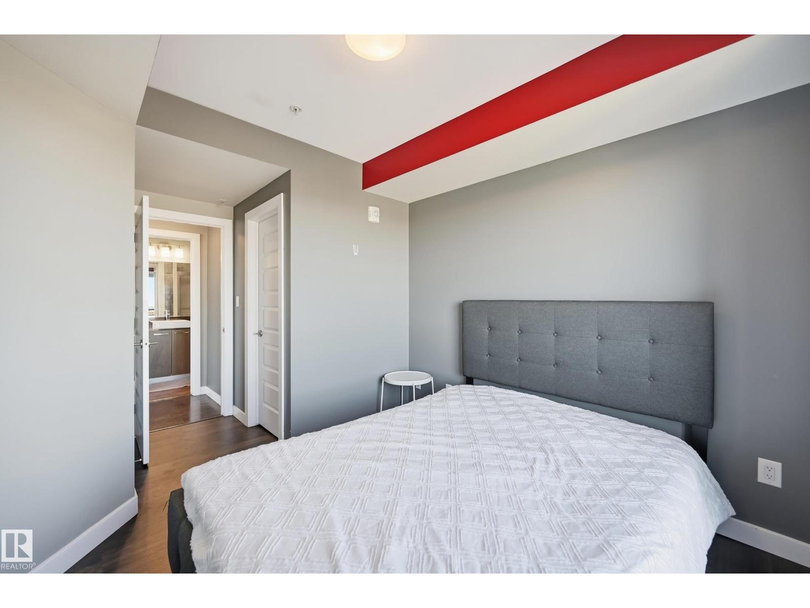 #2003 10388 105 ST NW - 21