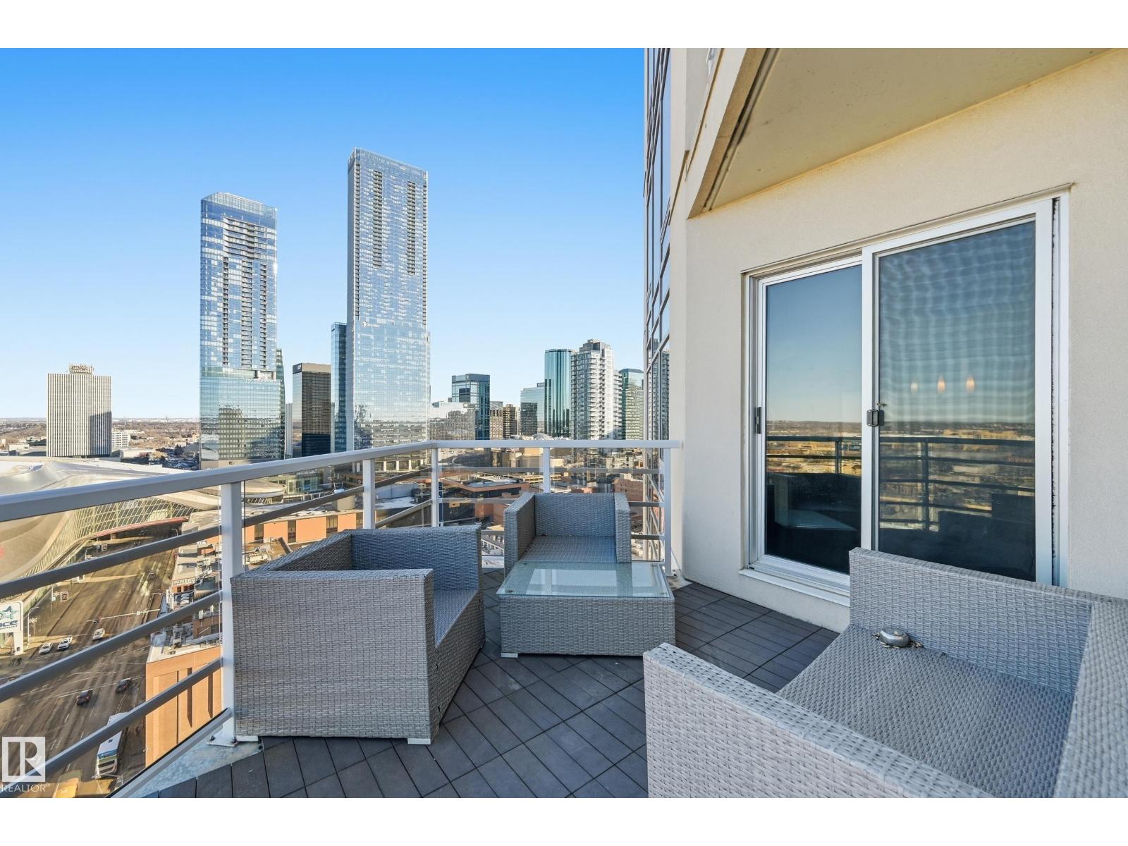 #2003 10388 105 ST NW - 24