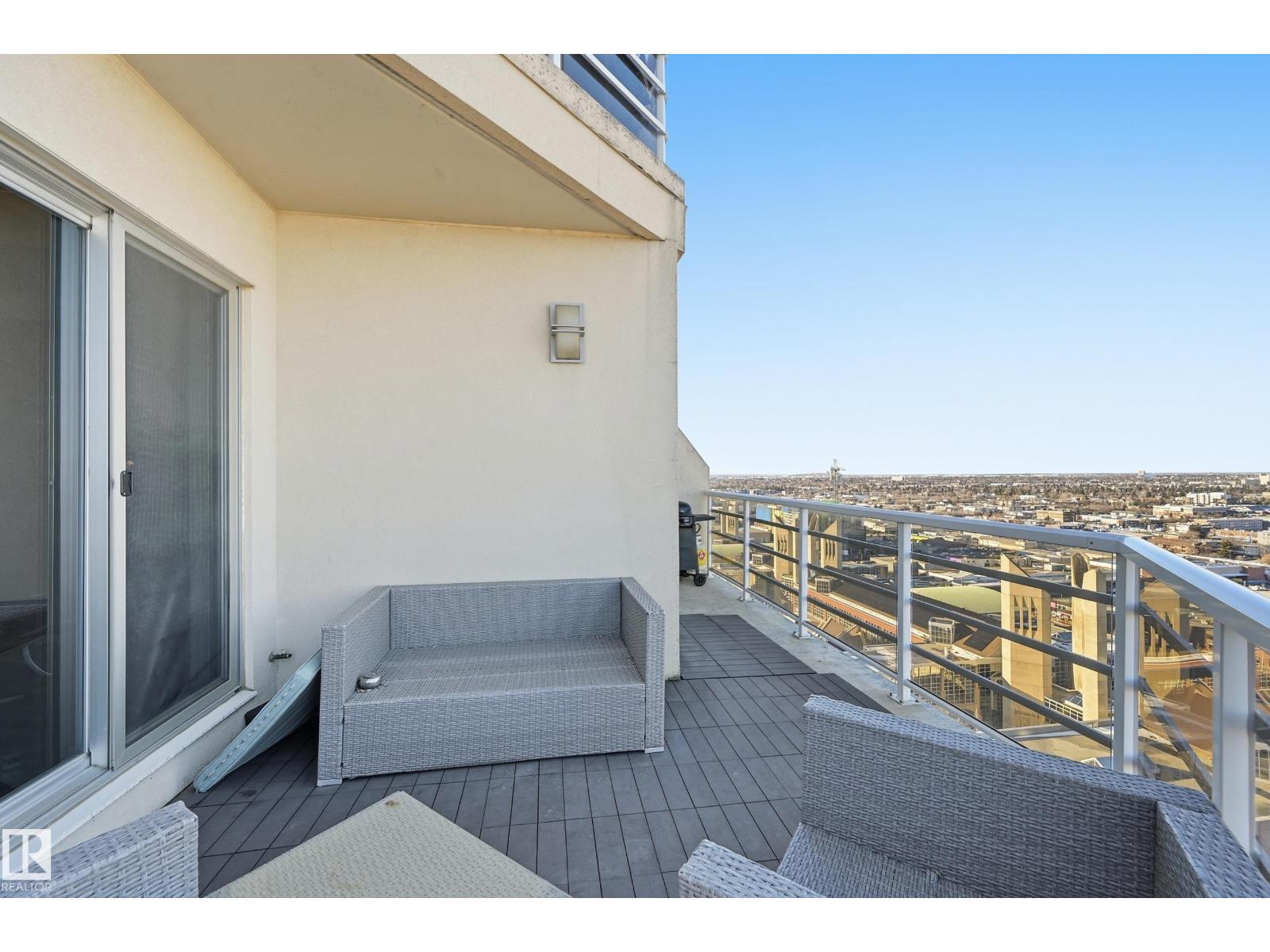 #2003 10388 105 ST NW - 25