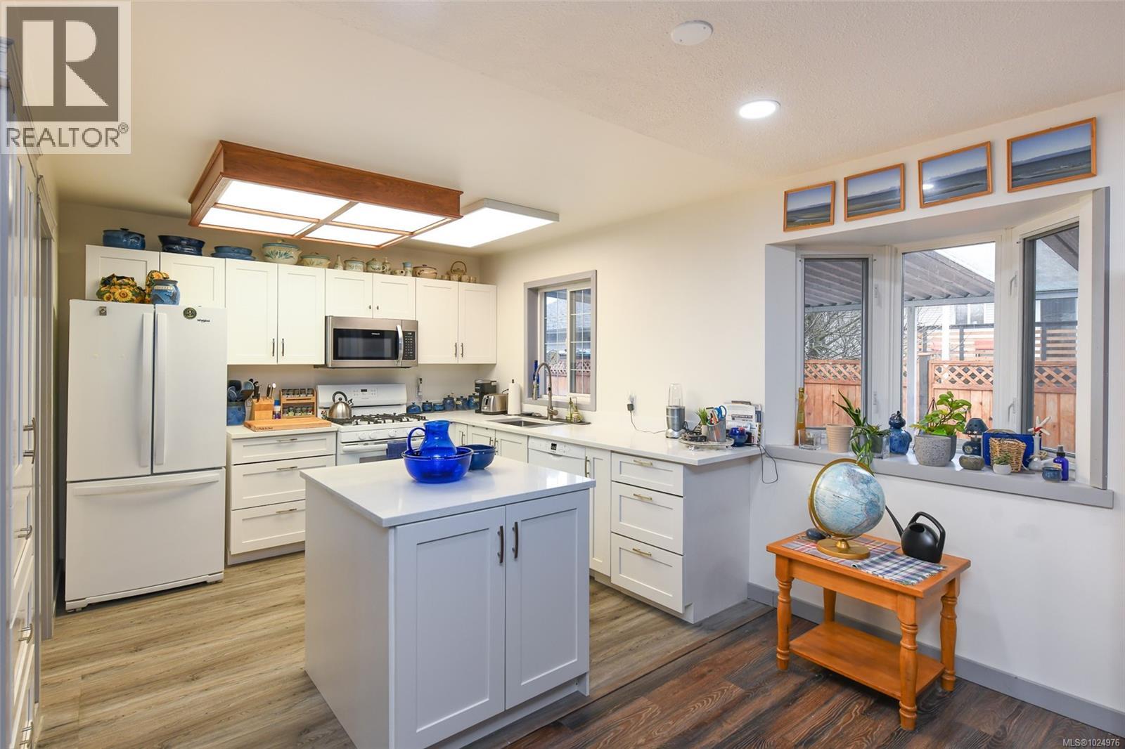 1331 Coast View Dr, Comox