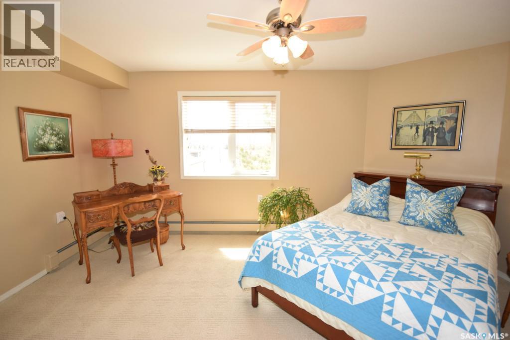 Single Family House Low rise for Sale in   Acadia DRIVE Saskatoon 