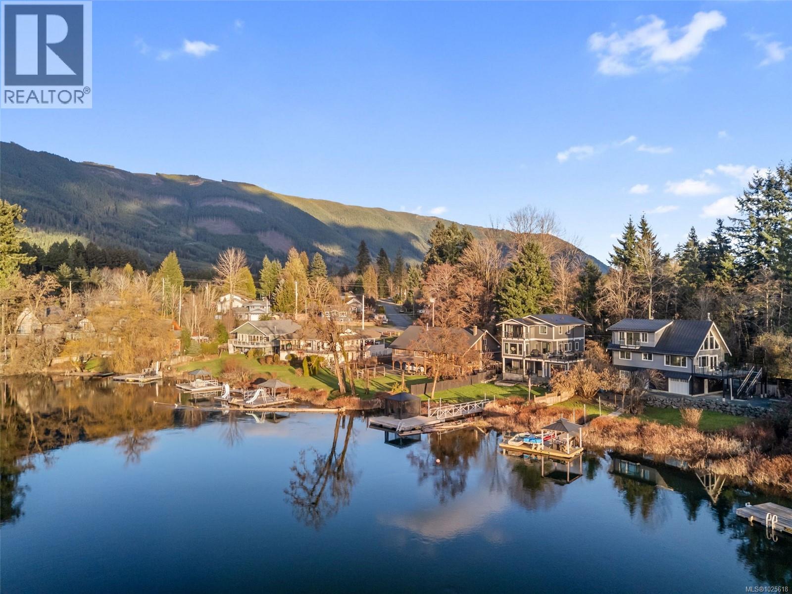 12 Prospect Ave, Lake Cowichan