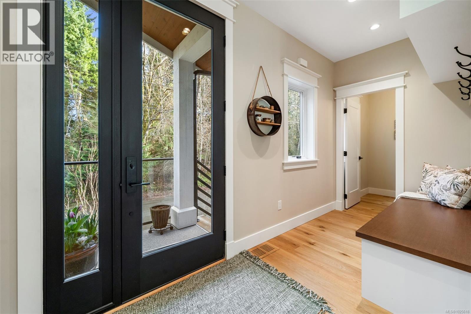 12 Prospect Ave, Lake Cowichan