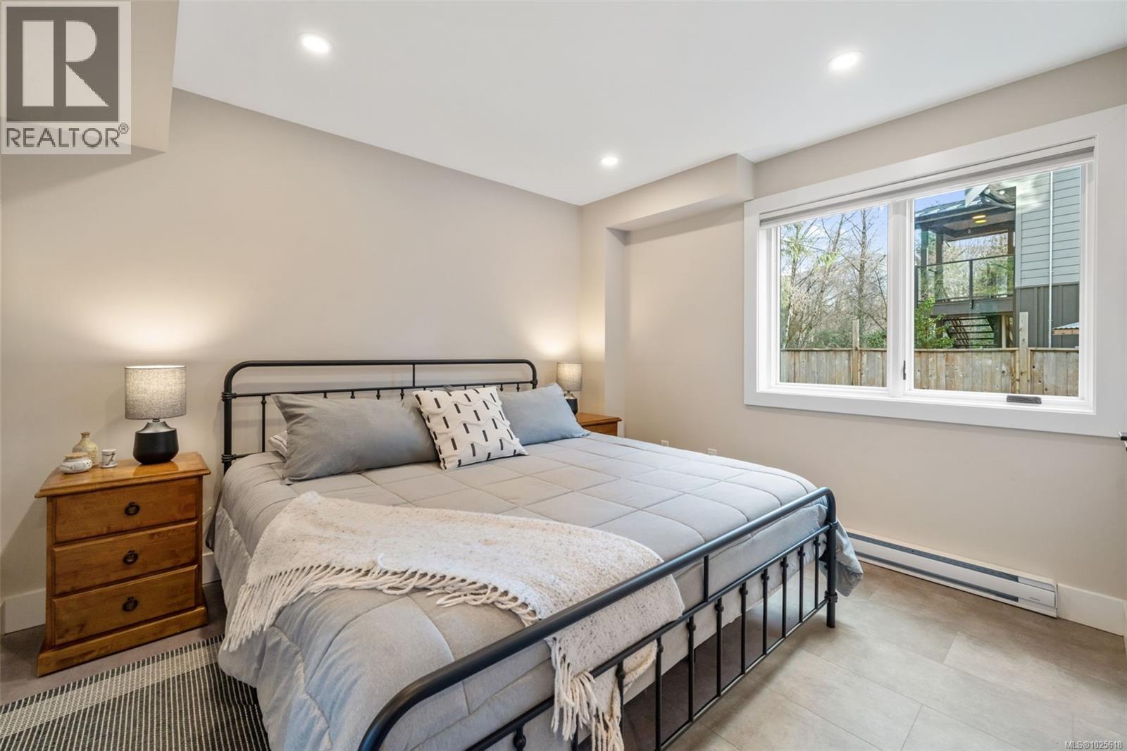 12 Prospect Ave, Lake Cowichan