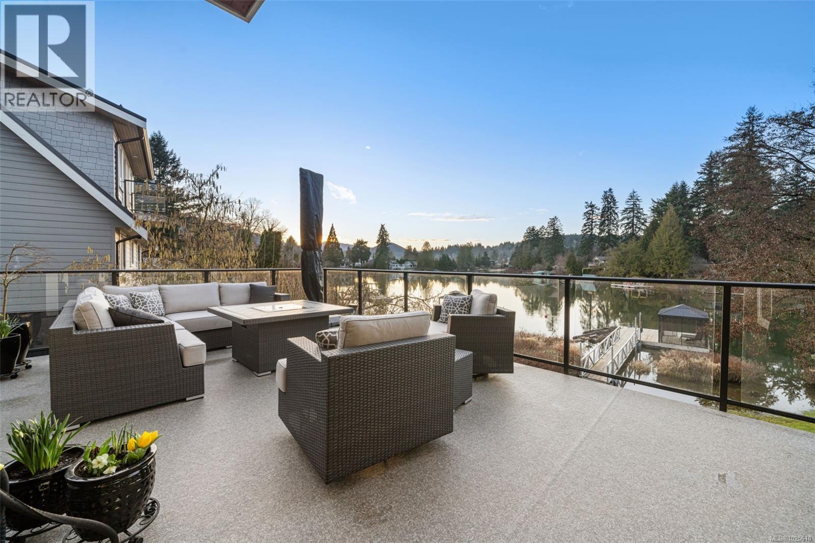 12 Prospect Ave, Lake Cowichan