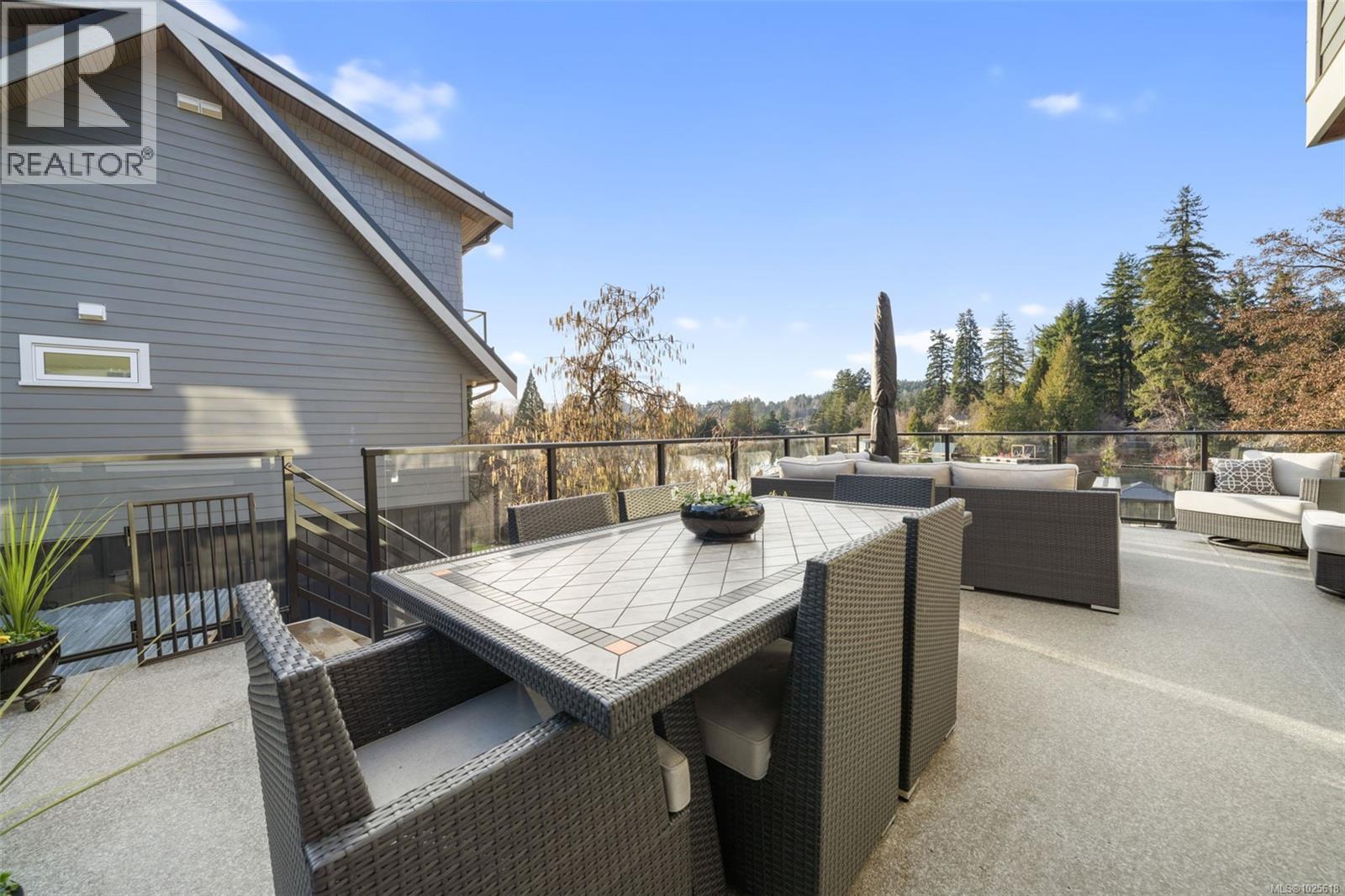 12 Prospect Ave, Lake Cowichan