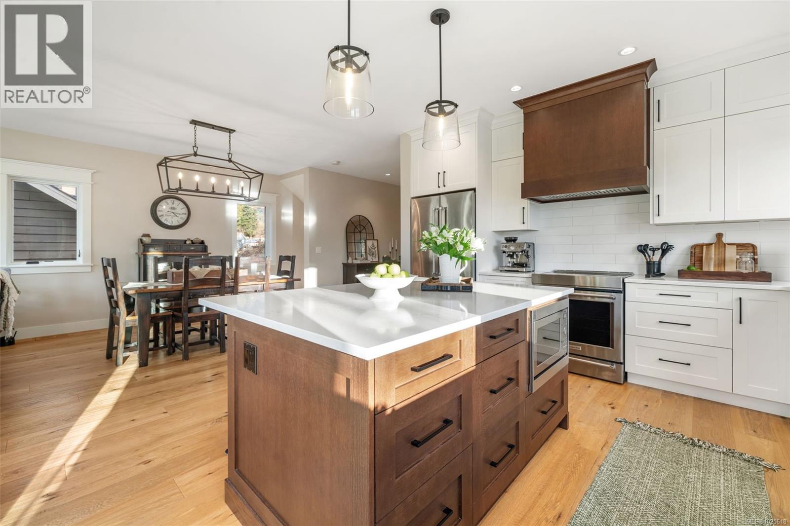 12 Prospect Ave, Lake Cowichan