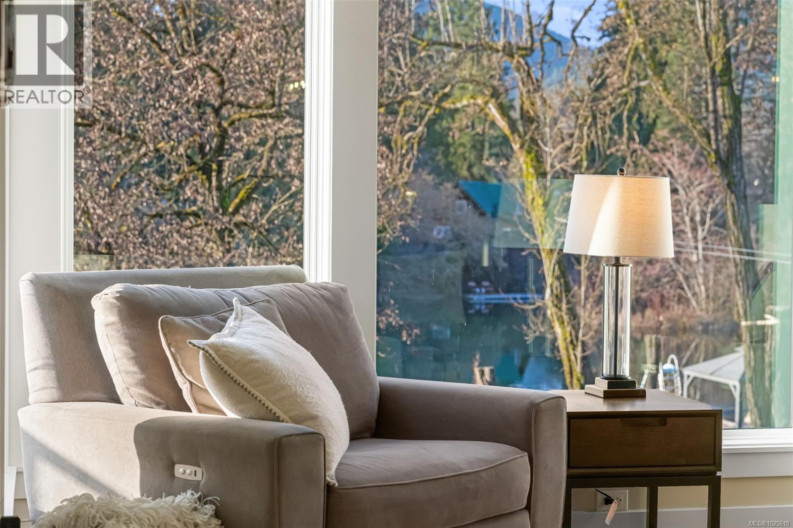 12 Prospect Ave, Lake Cowichan