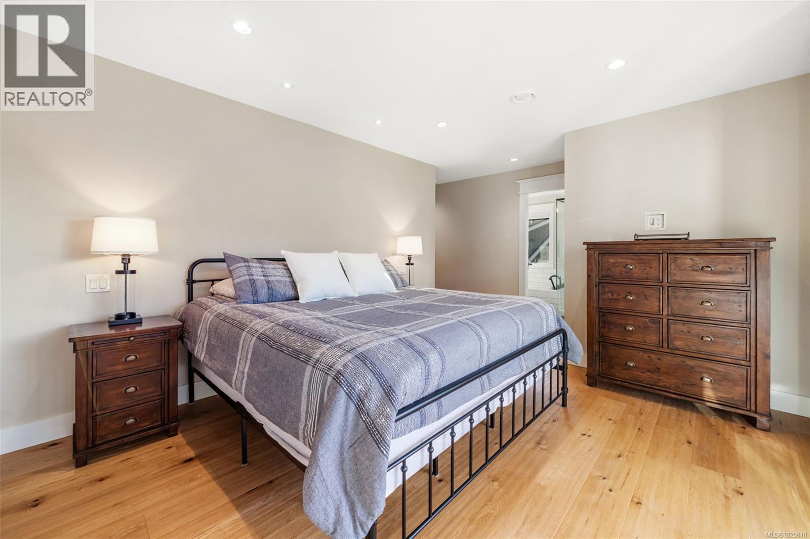 12 Prospect Ave, Lake Cowichan