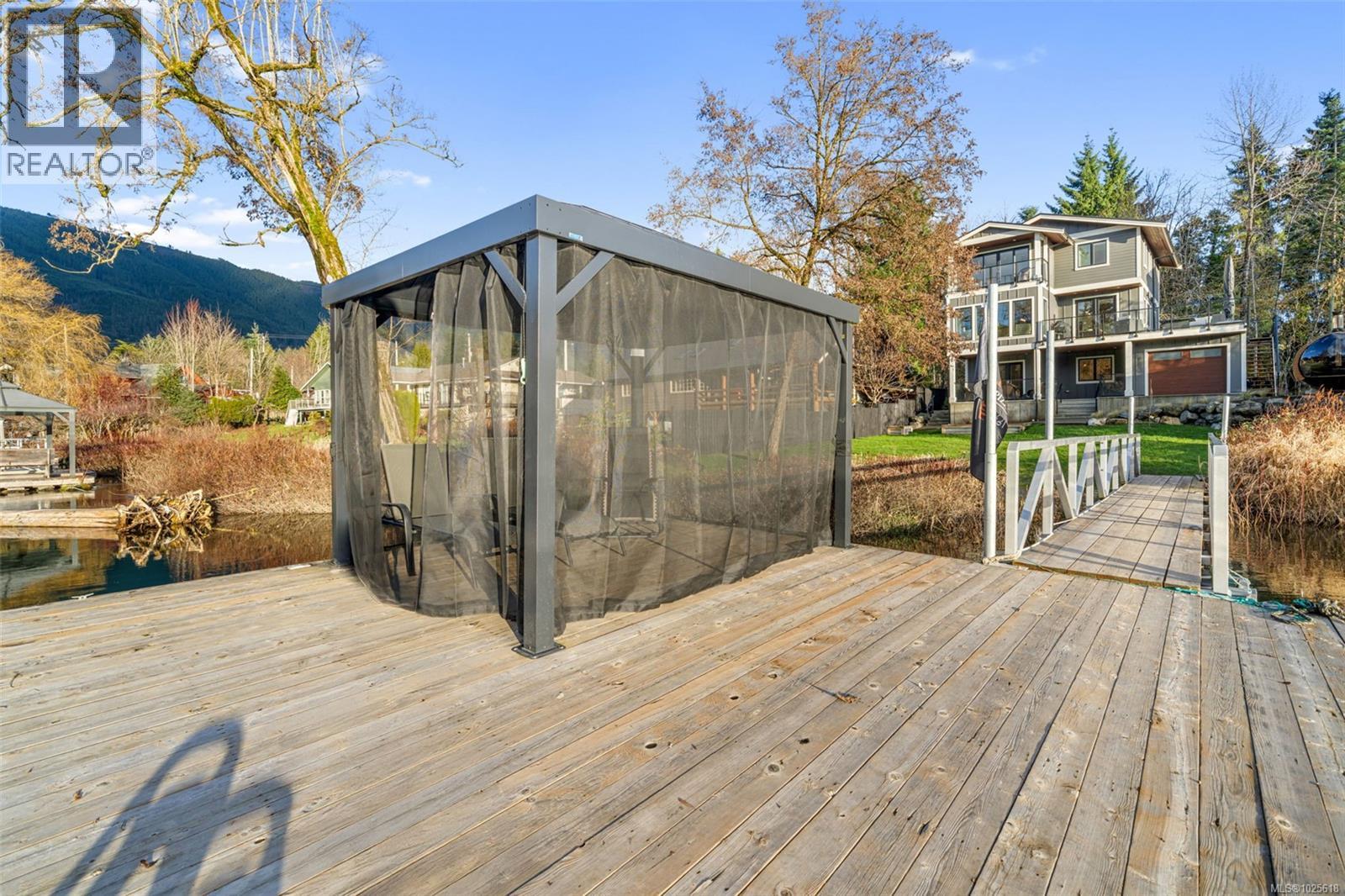 12 Prospect Ave, Lake Cowichan