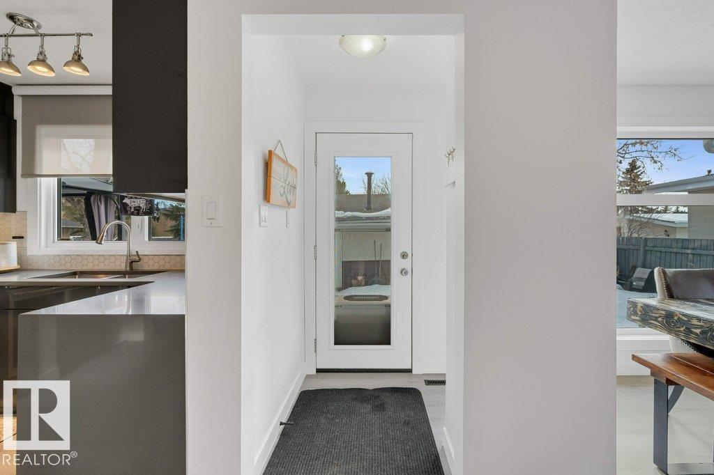 7611 141 AV NW NW, Edmonton