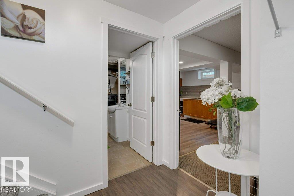 7611 141 AV NW NW, Edmonton