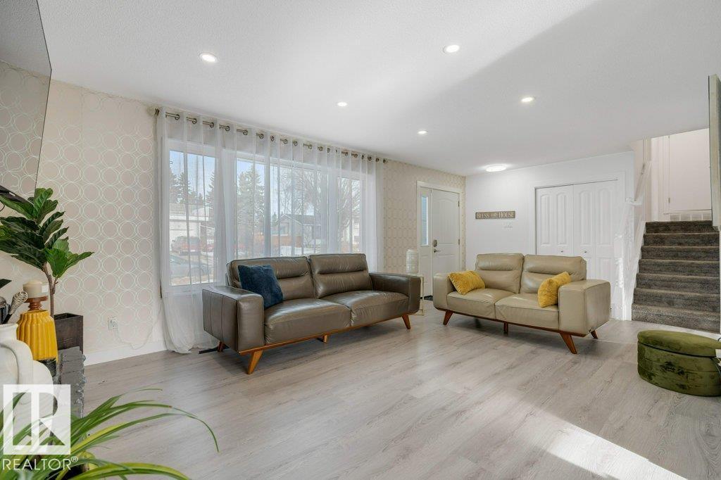 7611 141 AV NW NW, Edmonton