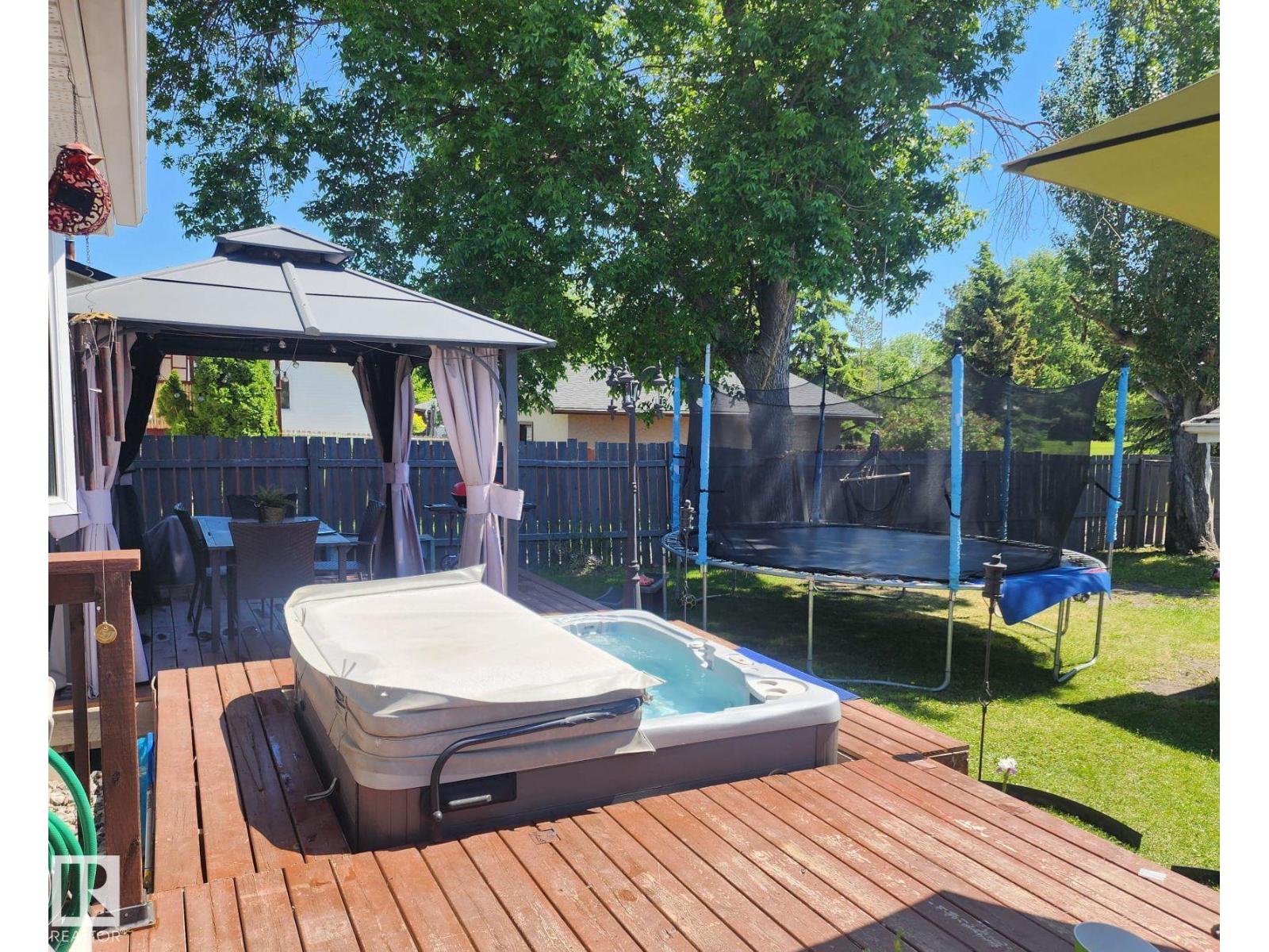 7611 141 AV NW NW, Edmonton