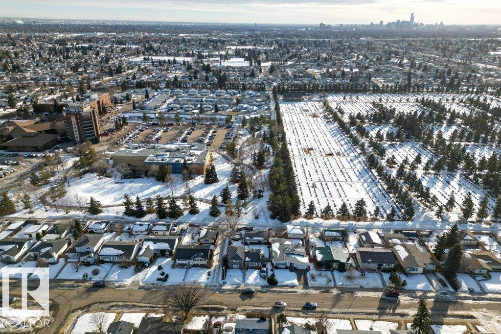 7611 141 AV NW NW, Edmonton