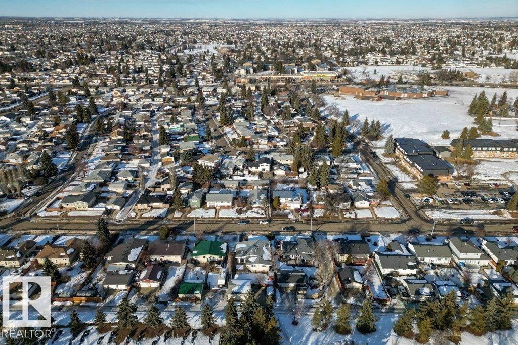 7611 141 AV NW NW, Edmonton