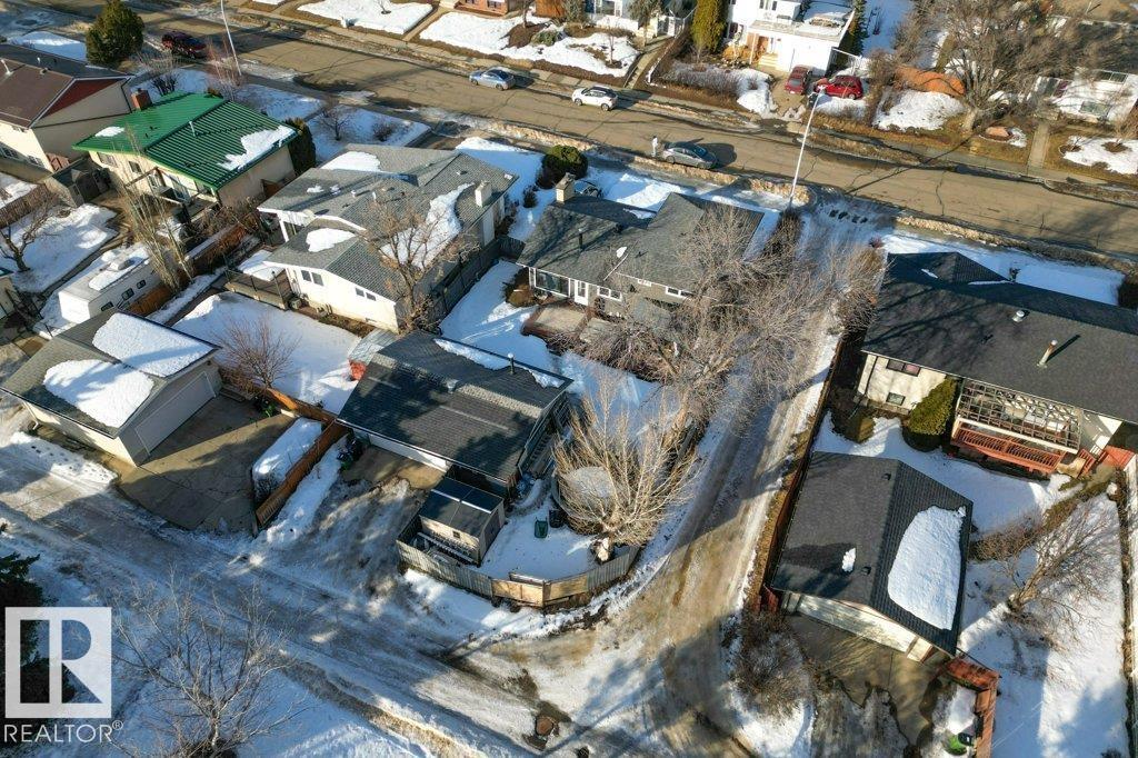 7611 141 AV NW NW, Edmonton