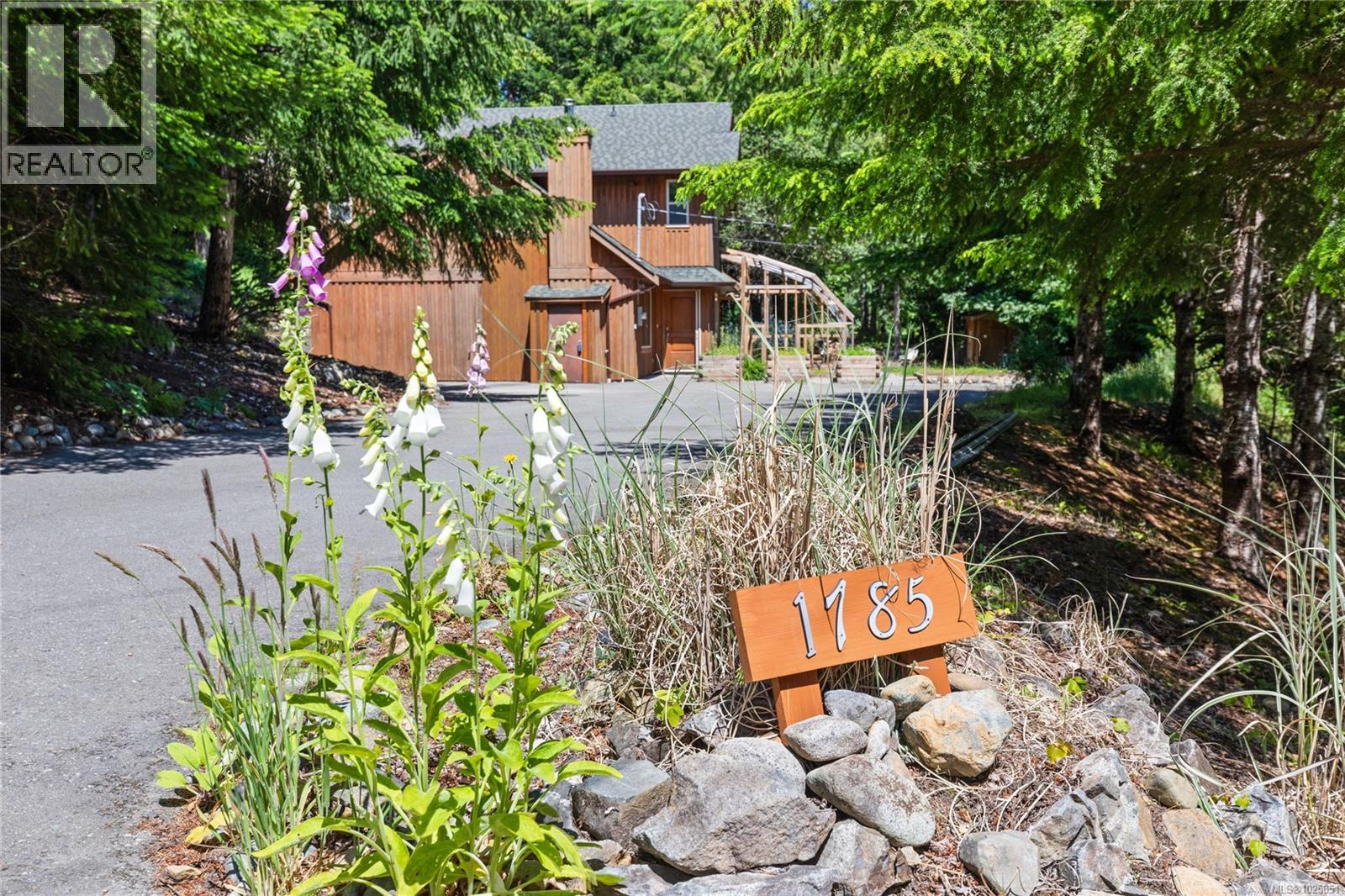 1785 Dunwurkin Way, Qualicum Beach