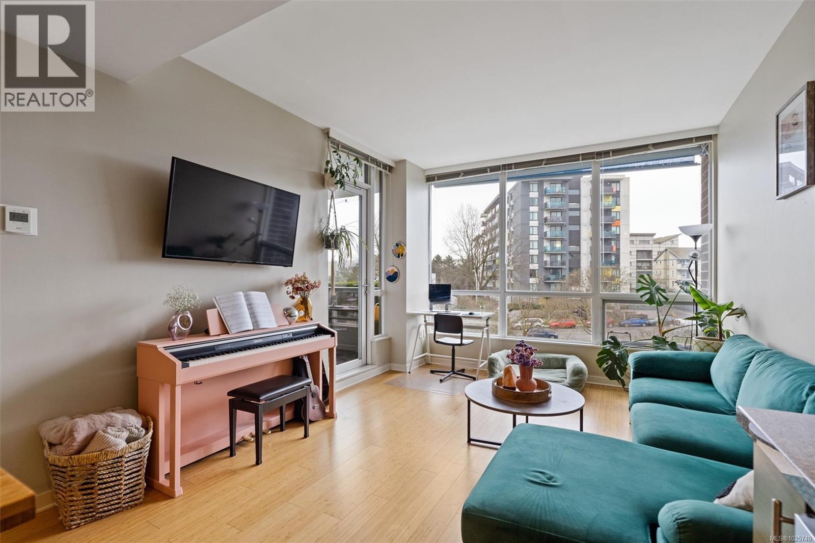 405 391 Tyee Road, Victoria