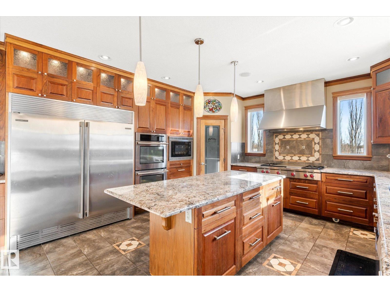 27510 HWY 37 HI, Rural Sturgeon County