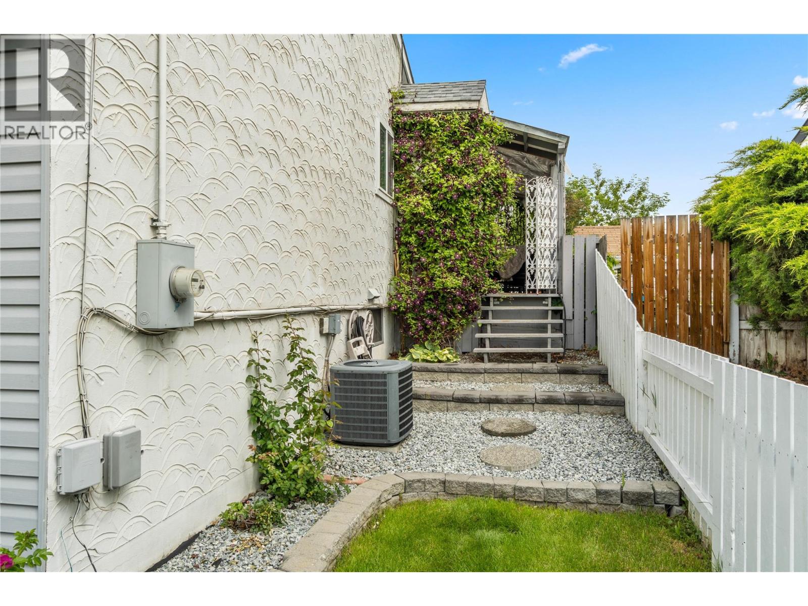 1144 PEMBROKE Avenue, Kamloops