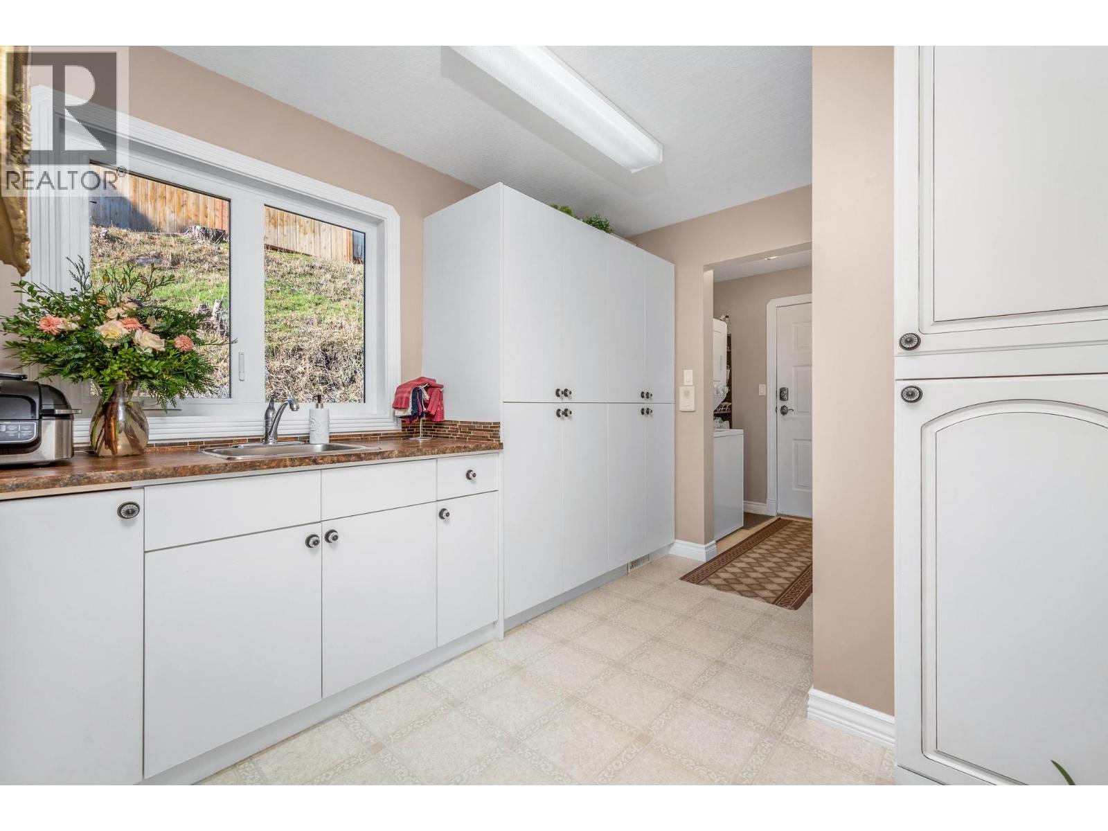 7504 Kennedy Lane, Vernon