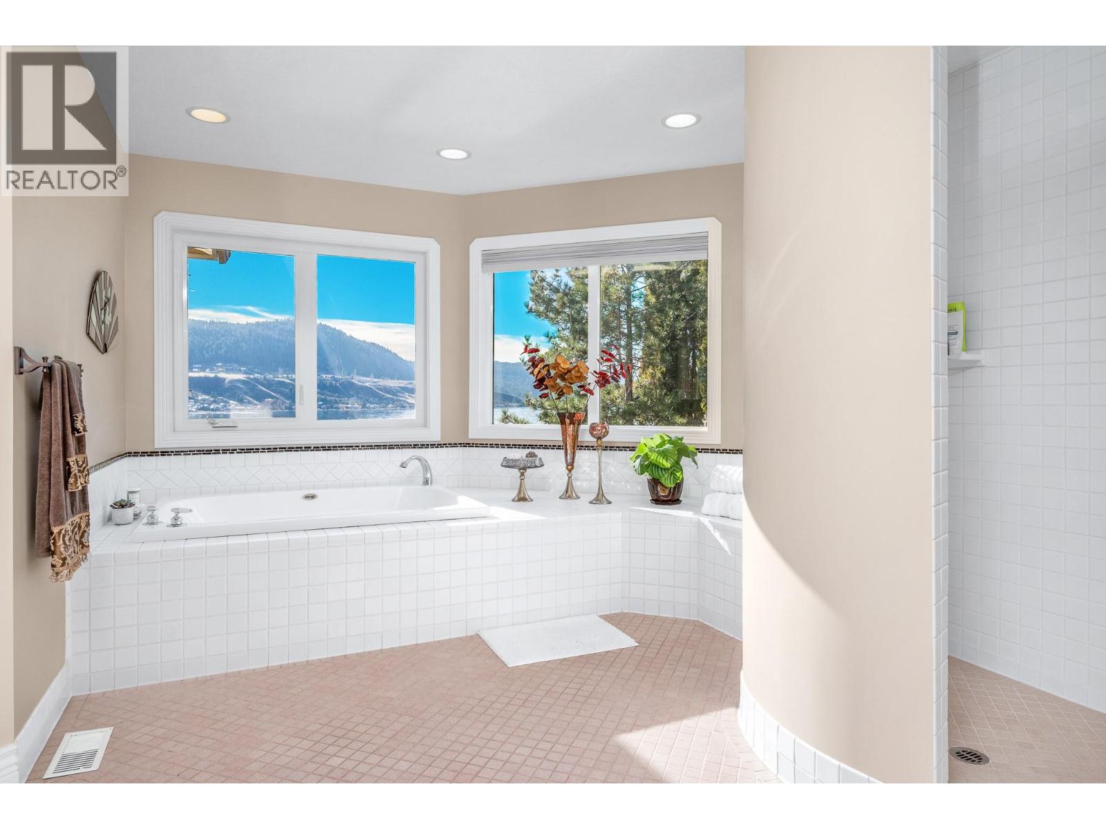 7504 Kennedy Lane, Vernon