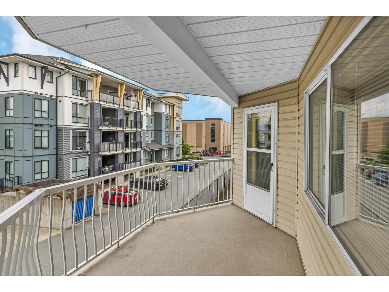 204 45660 KNIGHT ROAD, Sardis West Vedder, Sardis