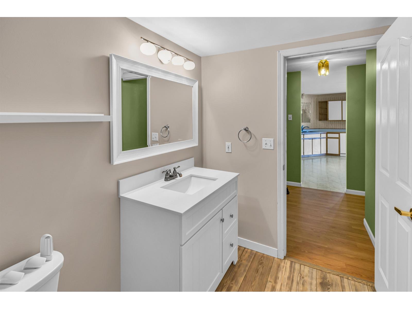 204 45660 KNIGHT ROAD, Sardis West Vedder, Sardis