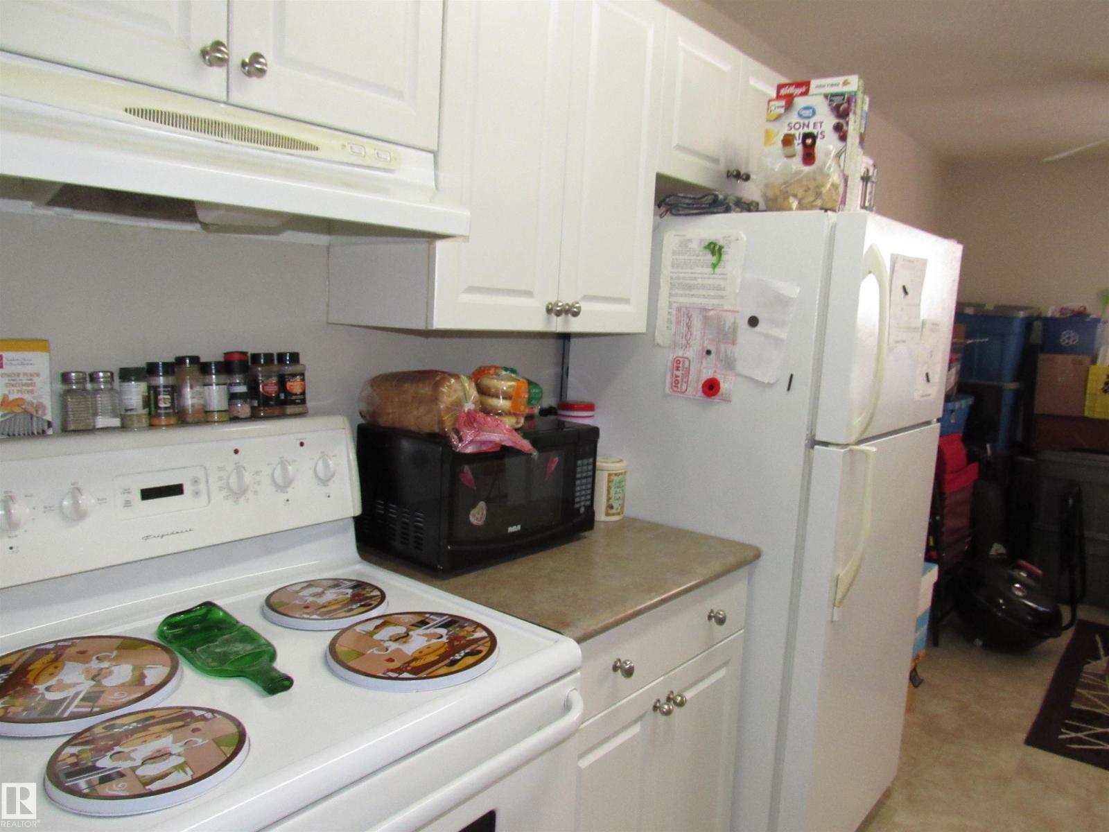 #122 3308 113 AV NW, Edmonton