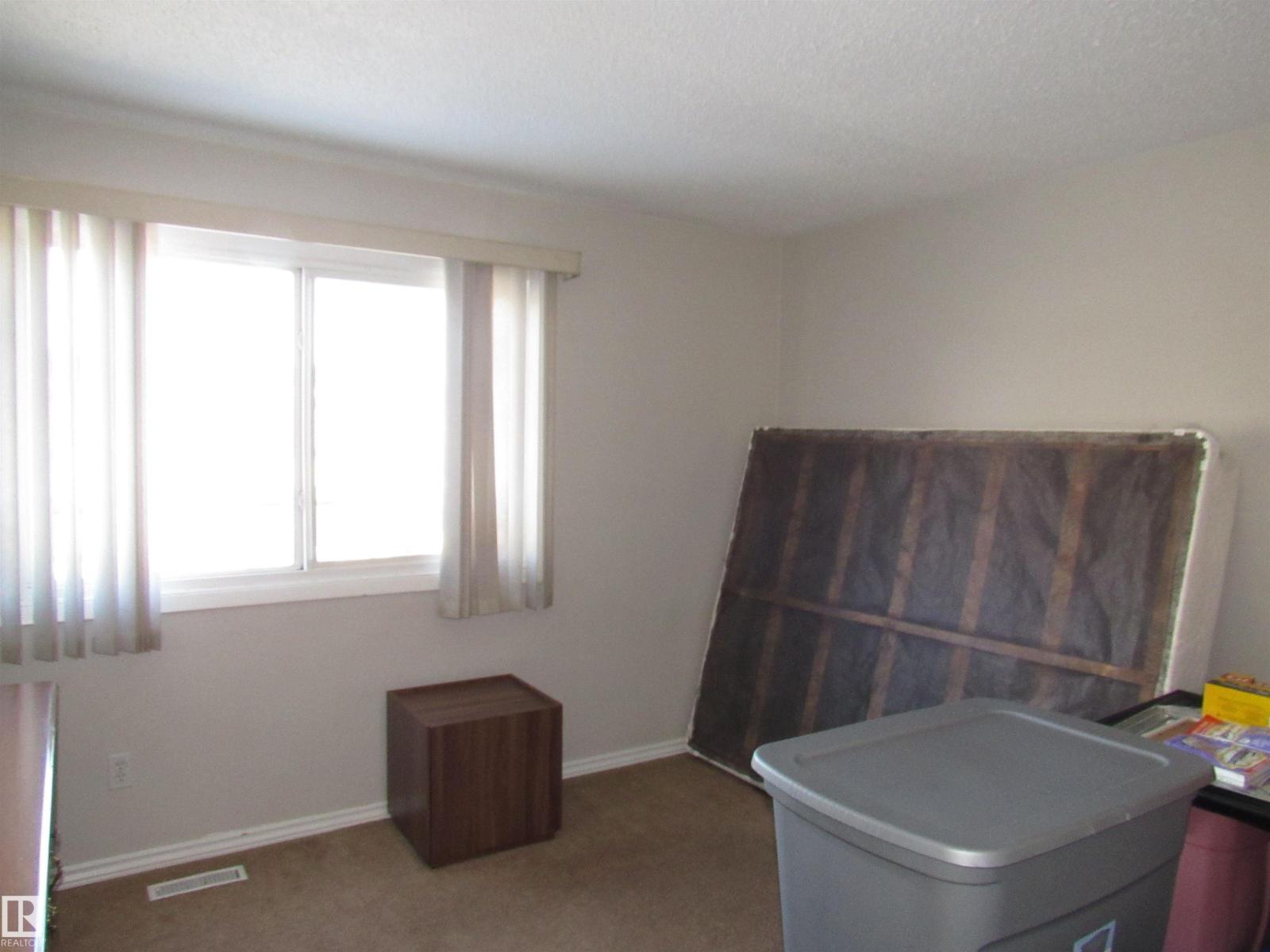 #122 3308 113 AV NW, Edmonton