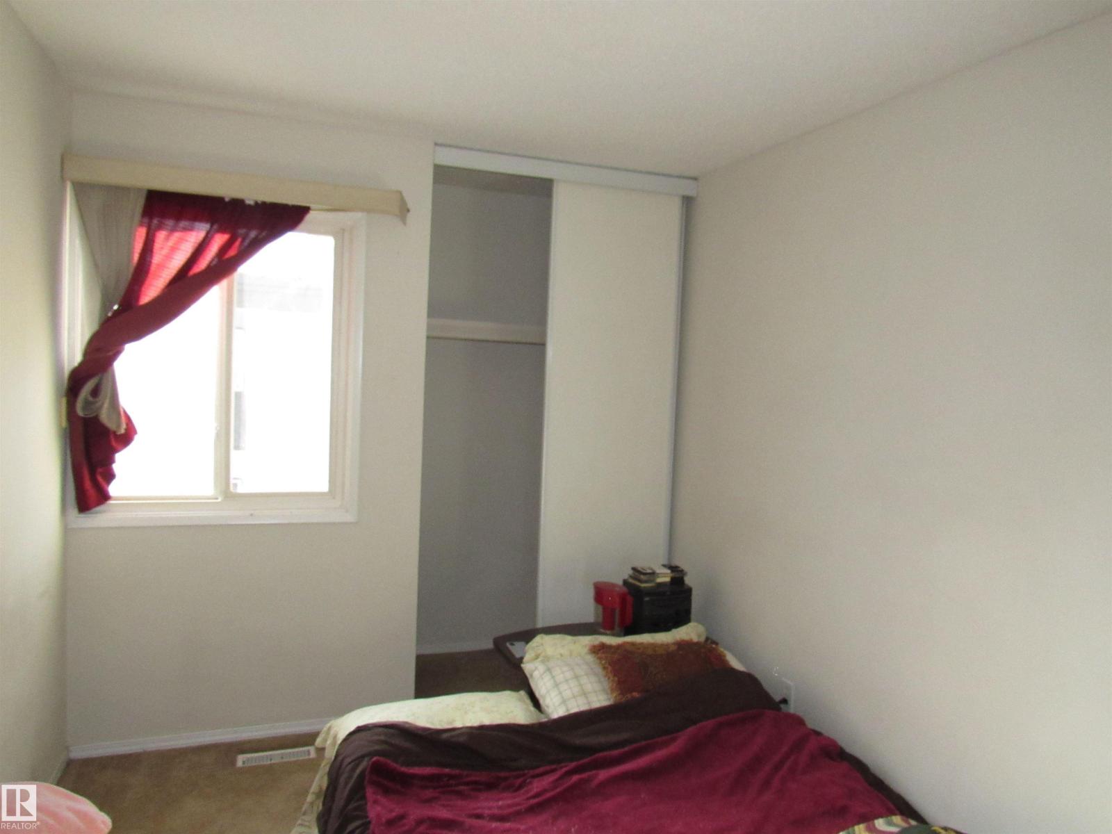 #122 3308 113 AV NW, Edmonton