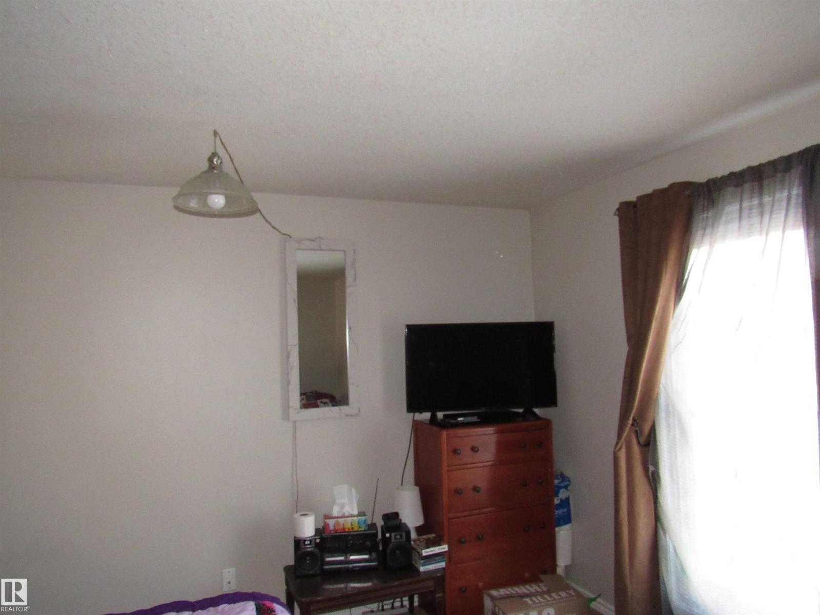 #122 3308 113 AV NW, Edmonton