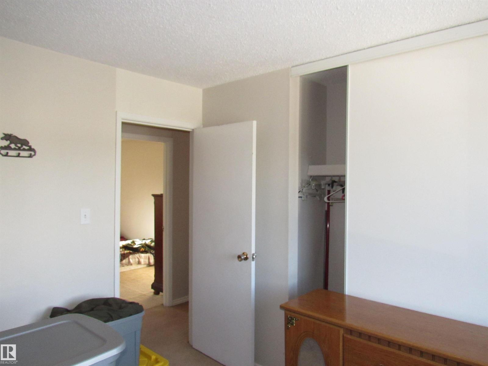 #122 3308 113 AV NW, Edmonton