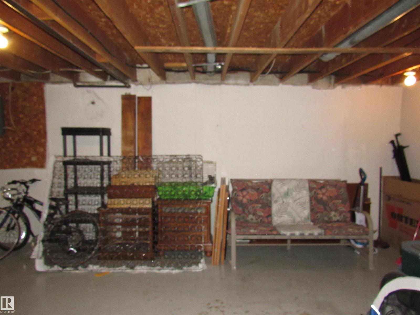 #122 3308 113 AV NW, Edmonton